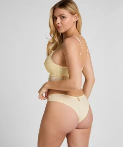 Brazilian Andrea - Gelb