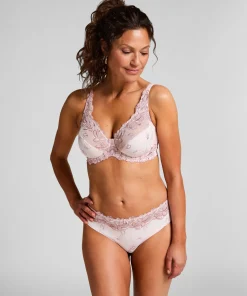 Brazilian Diva - Rosa