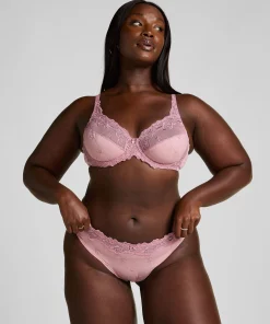Brazilian Diva - Rosa