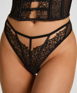 Kristina Highleg String - Schwarz